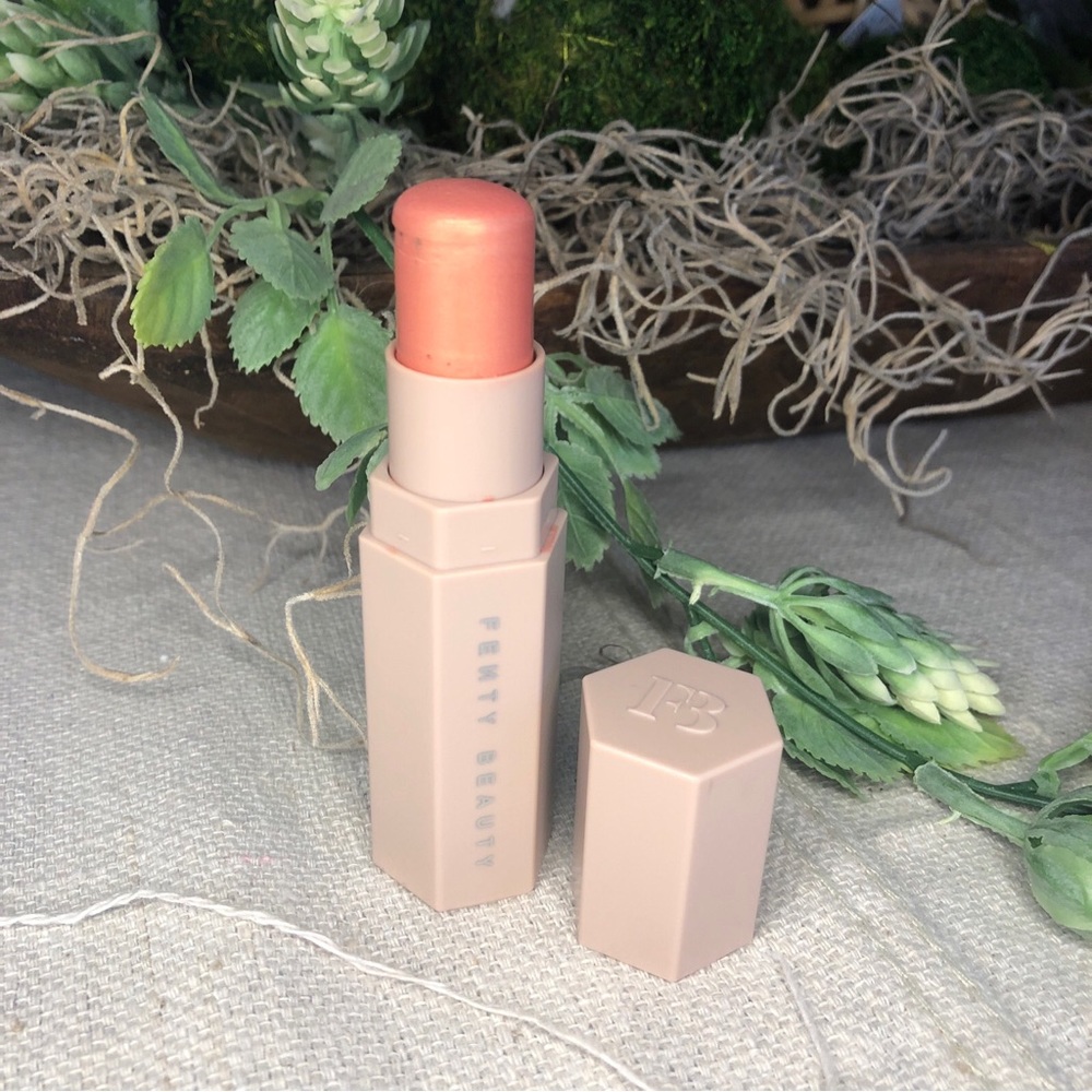 FENTY BEAUTY BY RIHANNA MATCH STIX SKINSTICK  Color TRIPPIN 0.25oz Read Desc.